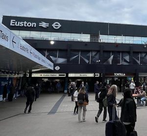 Early train boarding trials at Euston station to ease congestion