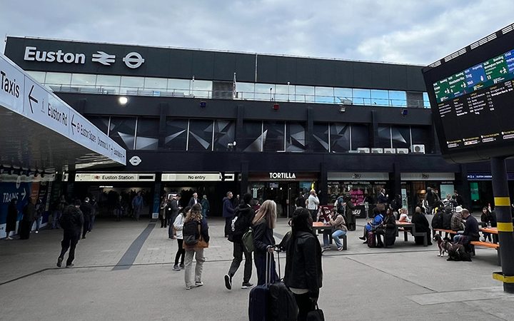 Early train boarding trials at Euston station to ease congestion