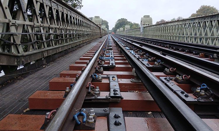 Network Rail completes critical track work on historic Thames Bridge