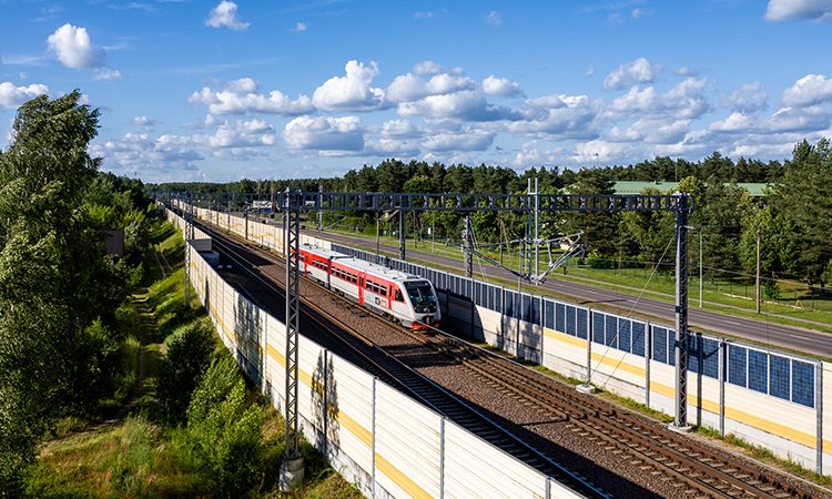 Minister of Transport and Communications visits Lithuania’s first solar-powered noise barrier